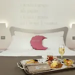 ヌヌ ホテル 4*