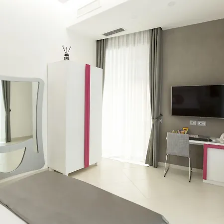 Nunu Hotell 4*