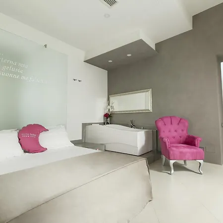Nunu Hotel Neapol