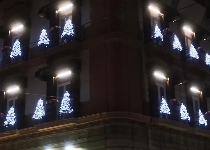 Nunu Отель Неаполь